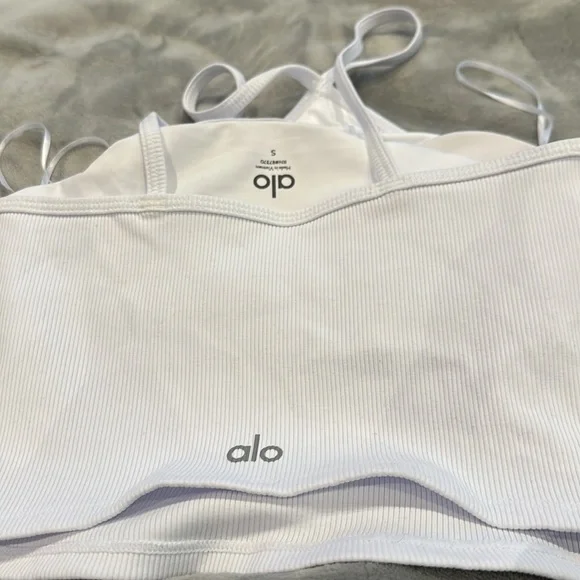 Alo yoga top - Picture 3 of 4